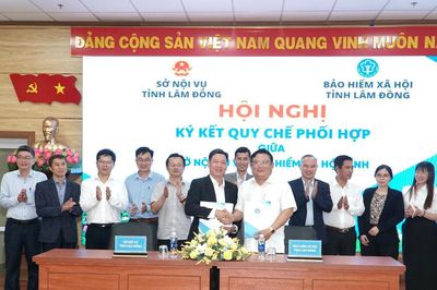 Sở Nội vụ và Bảo hiểm xã hội Lâm Đồng ký kết quy chế phối hợp thực hiện chính sách bảo hiểm