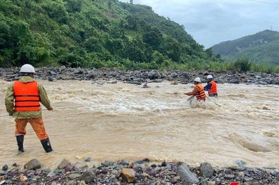 Điện lực Sơn La khôi phục lưới điện sau bão số 1