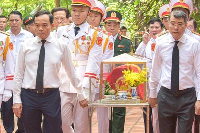 Lễ dâng hương và triển khai tìm kiếm, quy tập hài cốt liệt sĩ tại Công viên Lê Thị Riêng