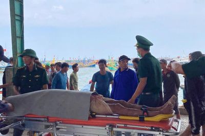 Lâm Đồng: Tàu cá bị tàu hàng tông chìm ngoài khơi, một người tử vong