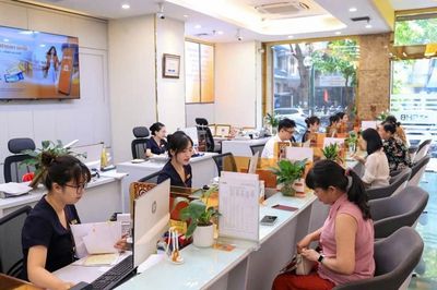 Giữ lãi suất cân bằng, thay vì hạ sâu đại trà bằng mọi giá