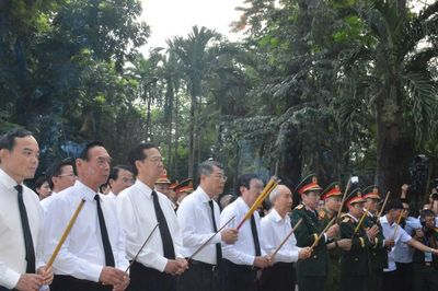 Thủ tướng Lê Minh Hưng dự Lễ triển khai tìm kiếm hài cốt liệt sĩ tại Công viên Lê Thị Riêng