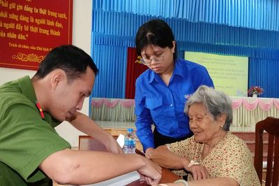 Công an Đồng Tháp: Cao điểm thu nhận mẫu ADN cho thân nhân liệt sĩ