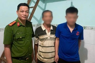 Công an phường giúp hai cha con tìm lại nhau sau 10 năm thất lạc
