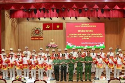 Công an TPHCM: Tuyên dương gương điển hình phong trào thi đua 'Ba nhất' Quý II năm 2026