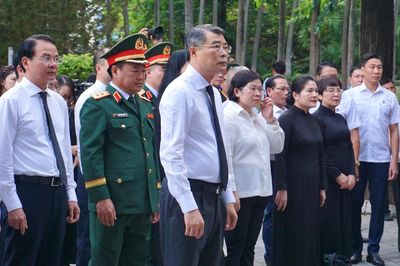 Thủ tướng dự Lễ triển khai tìm kiếm, quy tập hài cốt liệt sĩ tại Công viên Lê Thị Riêng
