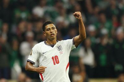 Bellingham 2 phút ghi 2 bàn, đội tuyển Anh tử thủ 10 người thắng Mexico 3-2