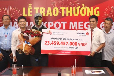 Mua vé số dạo, người đàn ông trúng độc đắc Vietlott hơn 23 tỷ đồng