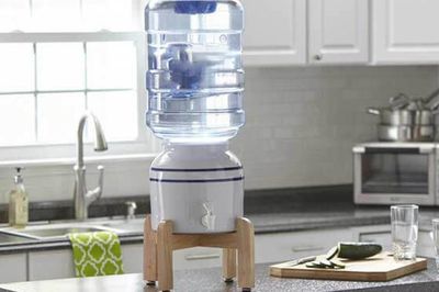 Cách chọn và bảo quản bình nước theo phong thủy để giữ tài lộc