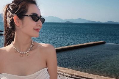 Huyền Lizzie 'Cách em 1 milimet' gợi cảm ở tuổi 37