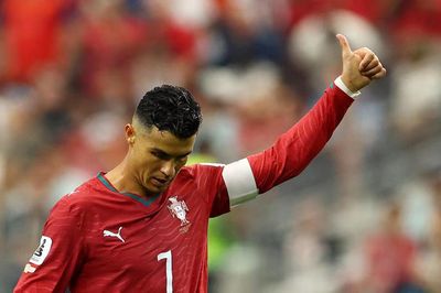 Bất chấp mọi kỷ lục, Ronaldo vẫn không thể tỏa sáng tại World Cup