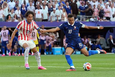 Mbappe chỉ trích nghị sĩ Paraguay sau phát ngôn miệt thị