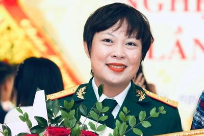Đạo diễn 'Mưa đỏ' được thăng hàm Đại tá