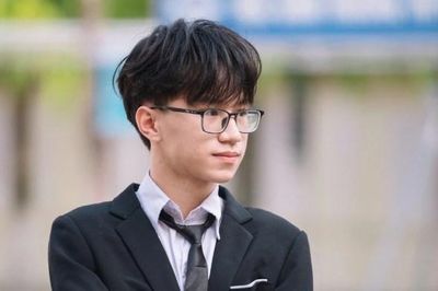 Thủ khoa 'cú đúp' Toán - Lý: Hành trình bền bỉ của chàng trai xứ Nghệ