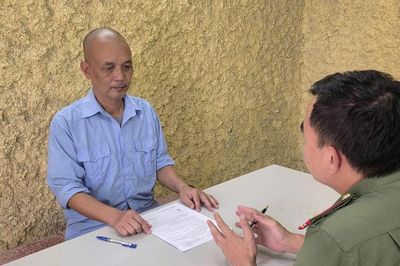 Bắt tạm giam Nguyễn Thành Nam và Trần Việt Anh liên quan đến cuốn sách 'Chuyện với Thanh'