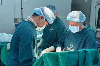 Nội soi trước mổ ung thư gan, phát hiện thêm ung thư thực quản giai đoạn sớm