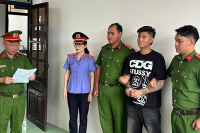 Khởi tố thanh niên nẹt pô, gây rối trật tự công cộng