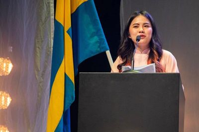 Nữ du học sinh Việt được đại diện khóa học phát biểu tại lễ tốt nghiệp ở Thụy Điển