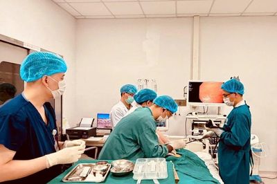 Kỹ thuật mở thông dạ dày qua nội soi giúp bệnh nhân đột quỵ phục hồi nhanh