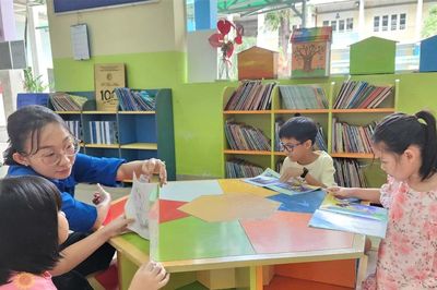 Cho mượn sách giáo khoa miễn phí, TPHCM hướng đến giáo dục bền vững