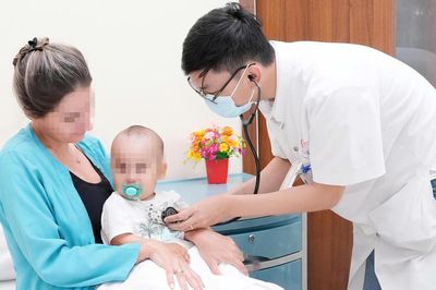 Bệnh nhi người Kazakhstan được cấp cứu thành công sau khi nuốt dị vật nguy hiểm