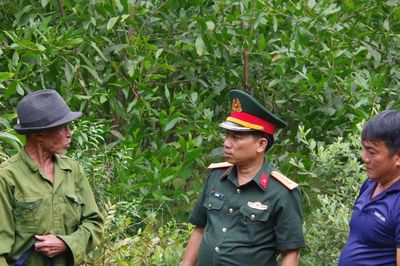 Xác minh mộ liệt sĩ cạnh nghĩa trang gia đình ở Huế