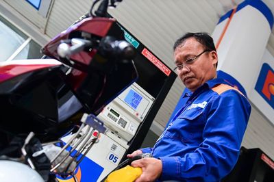 Giá xăng dầu hôm nay 7/7: Dầu thế giới giảm, trong nước chờ điều chỉnh