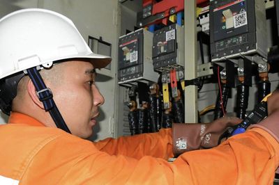 Bộ Công Thương nói rõ về đề xuất áp giá điện sinh hoạt theo khung giờ