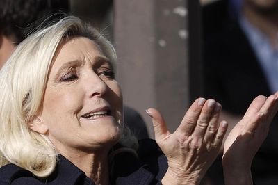 Pháp mở đường cho 'bà đầm thép cực hữu' Le Pen tranh cử tổng thống