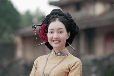 Mỹ nhân gốc Huế được cho có cốt cách giống Nam Phương Hoàng hậu nhất giờ ra sao?