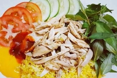 Khẩn trương làm rõ vụ nhiều người nghi ngộ độc thực phẩm do ăn cơm gà Quỳnh Nga