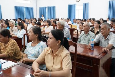 Cử tri Bình Dương kiến nghị tháo gỡ 'điểm nghẽn' sổ đỏ và xử lý áp lực rác thải sau sáp nhập
