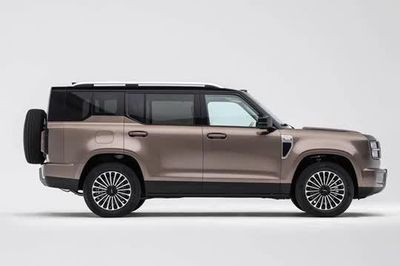 Xe gầm cao dài gần 5,3 mét, di chuyển 180km không cần đổ xăng, giá gần 1,2 tỷ đồng