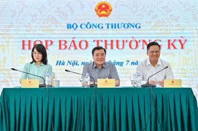 Xuất nhập khẩu đạt gần 550 tỷ USD