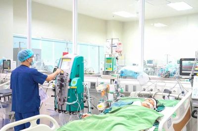 20 trẻ đuối nước nhập Bệnh viện Nhi Trung ương: Đừng chủ quan khi cho con học bơi