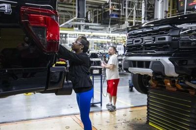 Ford học bài đắt giá về công nghệ tự động hóa và lỗi do thay thế nhân sự