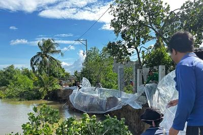 ĐBSCL: Sạt lở bủa vây, khẩn trương gia cố bờ sông