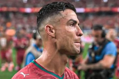 Ronaldo khóc nức nở chia tay World Cup đầy tiếc nuối