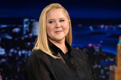 Nữ diễn viên Amy Schumer khoe vóc dáng thon gọn sau loạt biến cố
