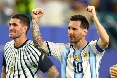 Messi xúc động nói về các đồng đội trước trận gặp Ai Cập