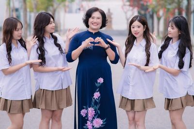 Nhà giáo Nguyễn Thị Lan: Gia đình không thiếu yêu thương, chỉ thiếu những cuộc trò chuyện giúp con lớn lên hạnh phúc