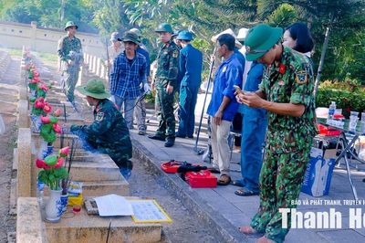 Lấy và bàn giao mẫu hài cốt liệt sĩ tại Nghĩa trang liệt sĩ Thạch Thành
