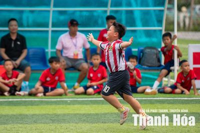 Bốn cái tên vào bán kết lứa tuổi U10 sau cơn 'địa chấn' và những màn ngược dòng