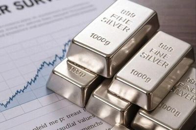 Giá bạc chia đôi từ đỉnh, người ôm hàng rơi vào thế kẹt: 'Giữ thì mệt mỏi, bán thì lỗ sâu'