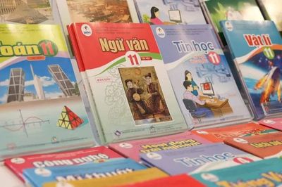 Học sinh toàn quốc được miễn phí sách giáo khoa từ năm học 2029 - 2030