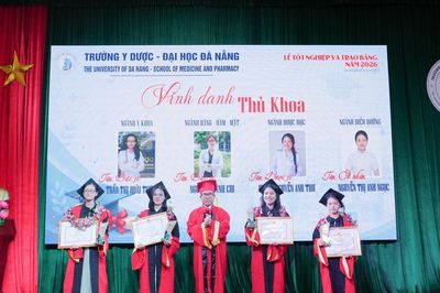 Trường Y Dược Đà Nẵng trao bằng tốt nghiệp cho 217 tân bác sĩ, dược sĩ và cử nhân điều dưỡng