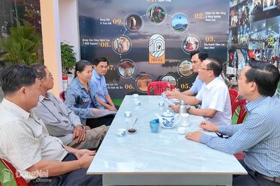 Gần dân để lắng nghe, phục vụ dân
