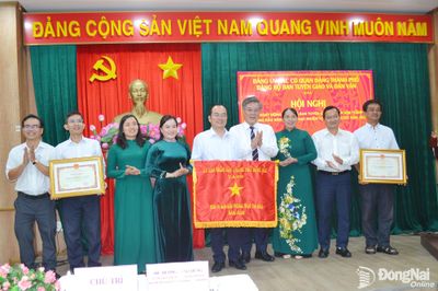 Phát huy tốt vai trò, trách nhiệm của đảng viên trong thực hiện nhiệm vụ chuyên môn
