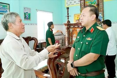 Xúc động rơi nước mắt khi tìm thấy những kỷ vật