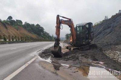 Xử lý sạt lở tuyến giao thông trọng điểm